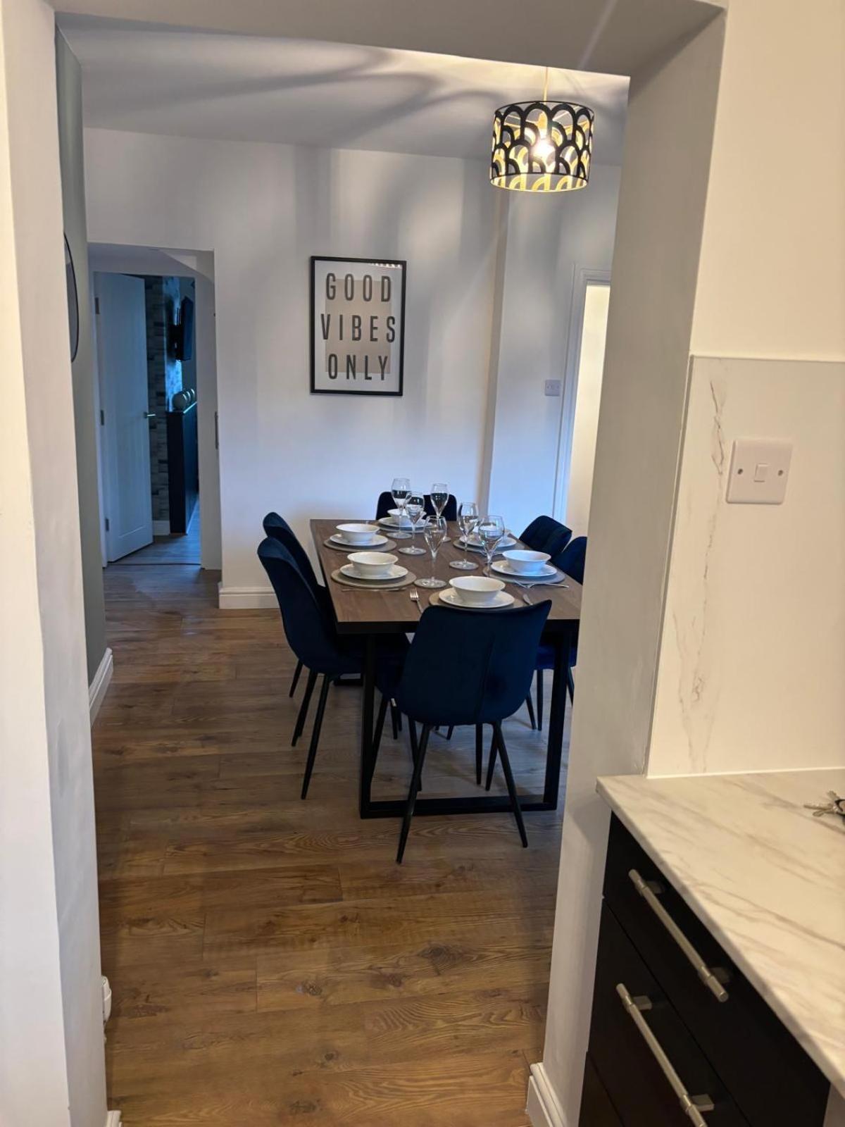 Stunning House - Sleeps 7 - 5 Mins Walk To Lincoln High Street - Parking - Wifi Exterior foto